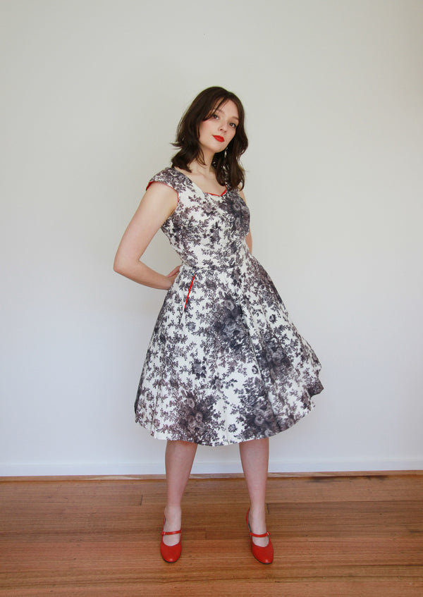 Vintage 1950s Grey Rose Cotton Dress / Full Skirt / Small