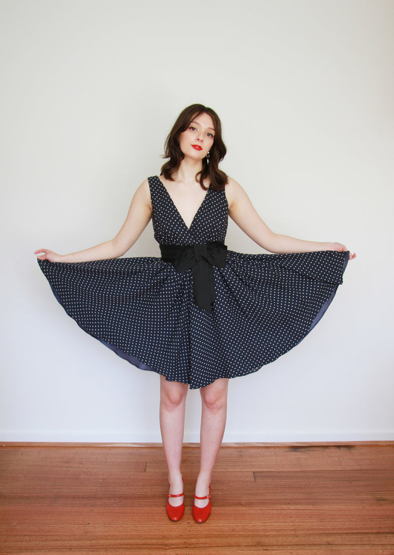 karen walker silk dress Crafted from organic cotton seersucker in the Wild Flowers print, the Florence Dress combines a flattering silhouette with practical details, beautiful for any summer outing
