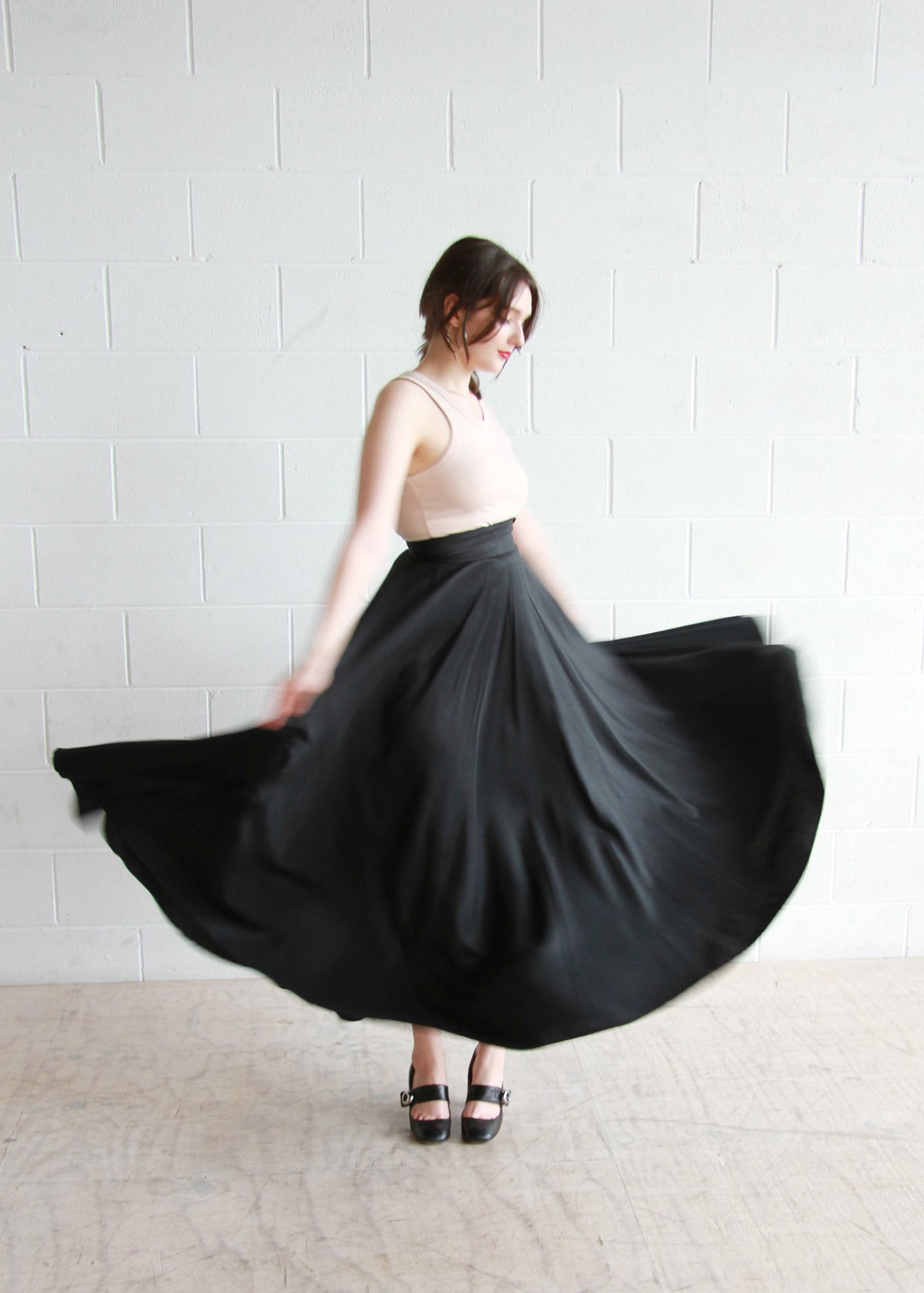 Vintage 1950s Black Satin Ballerina Maxi Skirt / XXS – Sarah & Ludo