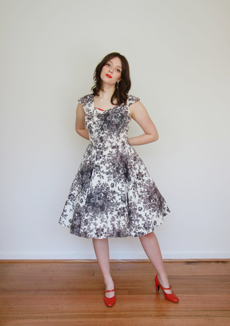 Vintage 1950s Grey Rose Cotton Dress / Full Skirt / Small