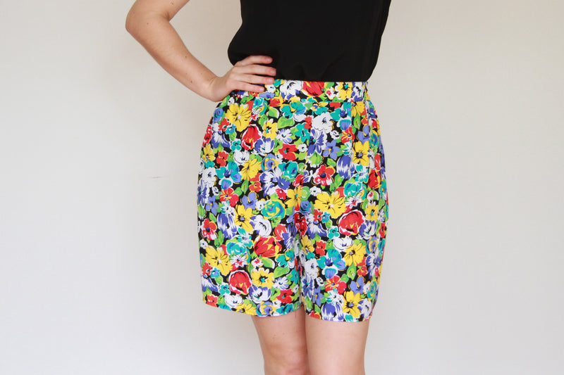 Vintage French Floral Shorts / S/M